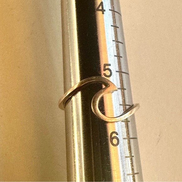 Wave Ring - Picture 2 of 4